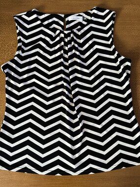 Calvin Klein Black White Zig Zag Tank Top - Size XL